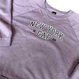 GAP New York Ladies Lavender Crewneck Long Sleeve Sweater Size Large